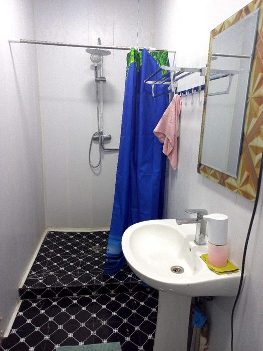 Uy srochna arzonga sotiladi