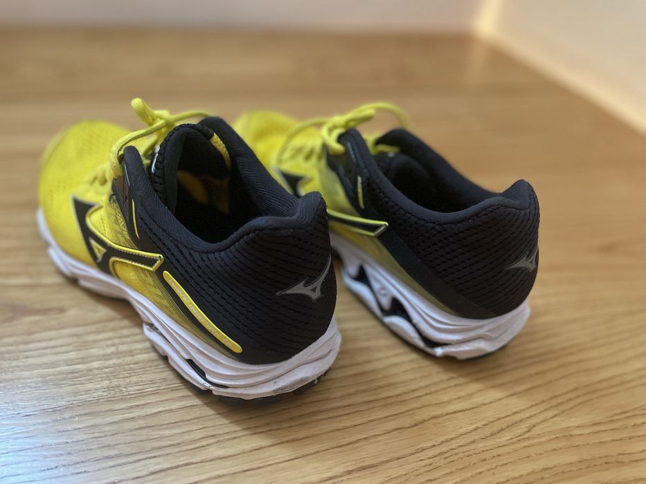 Mizuno Wave marime 42