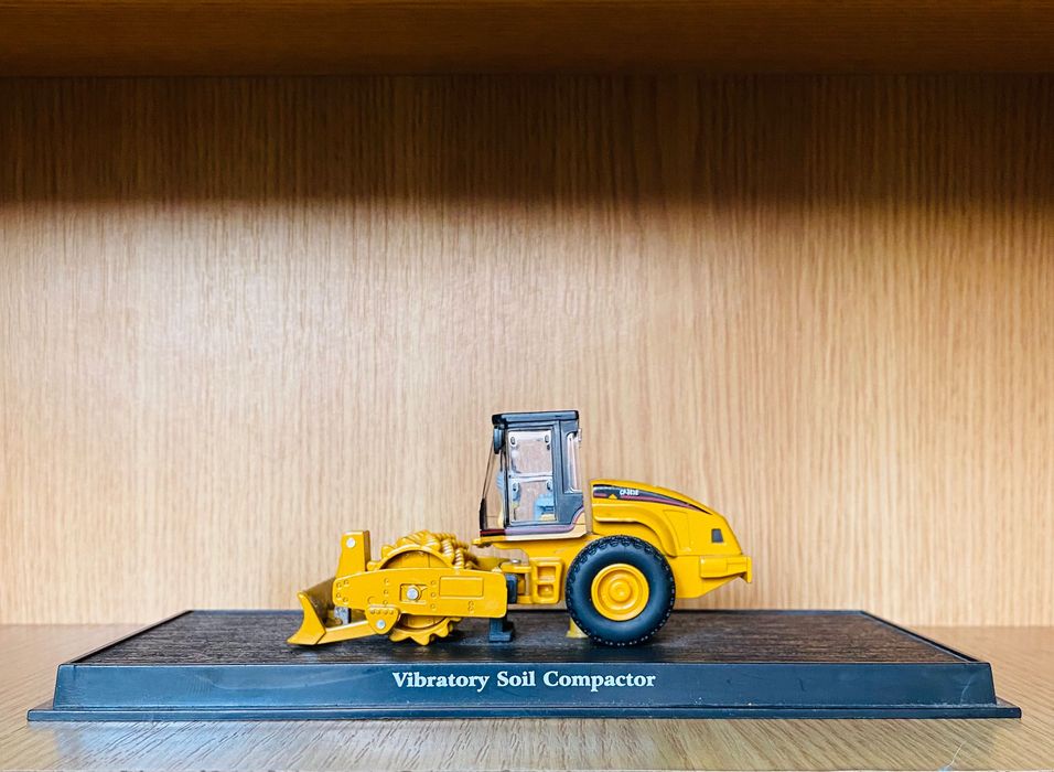 Machetă (hidraulic) Excavator/Buldozer, etc. (CAT)- PRODUS NOU