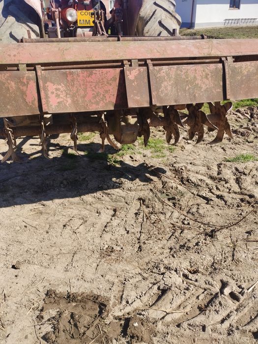 Vând freză  după tractor