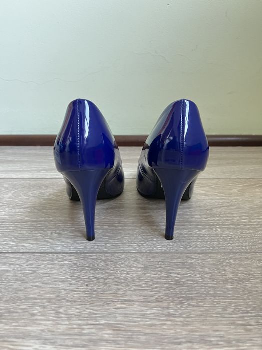 Pantofi albastri stiletto