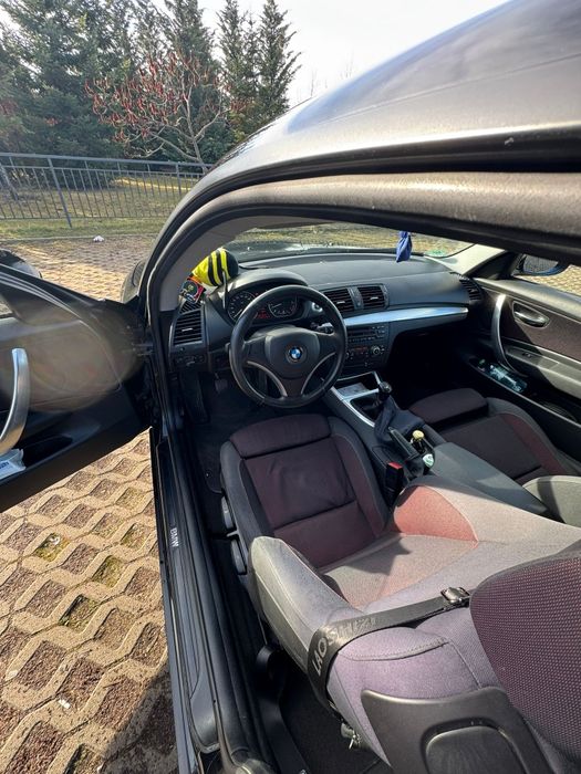 Vând BMW seria 1.