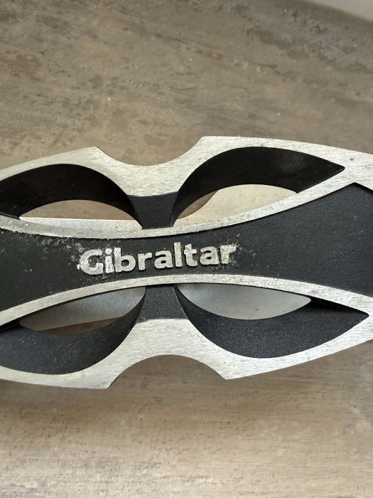 Pedală pentru tobe bass