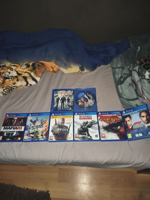 Vând jocuri de ps 4 sunt doar7 în poza doar că mai trebuie sa primesc2
