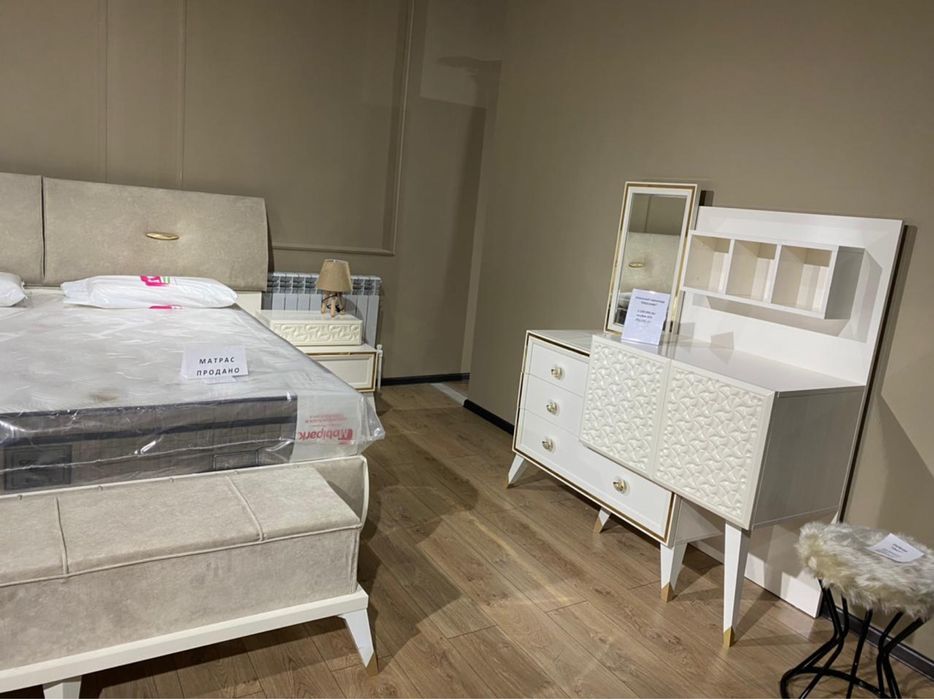 Продам спальный гарнитур Турция