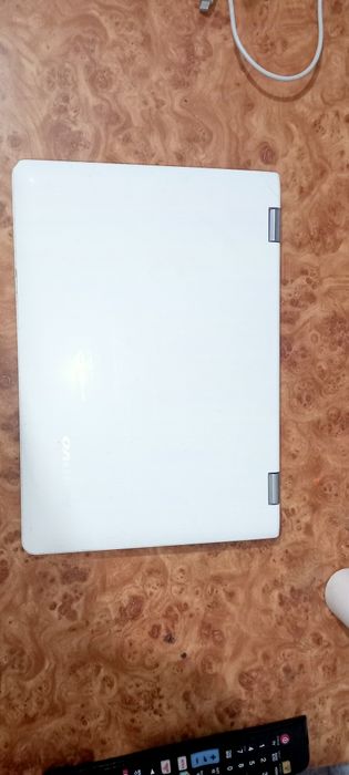 Продам ноутбук Lenovo Yoga 300 11 IBR