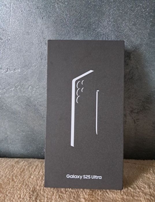 Samsung S 25 ULTRA ca Nou