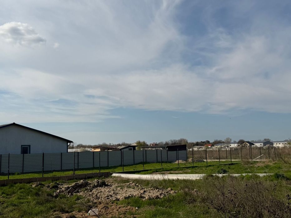 Vand loturi teren pt casa in varsatura