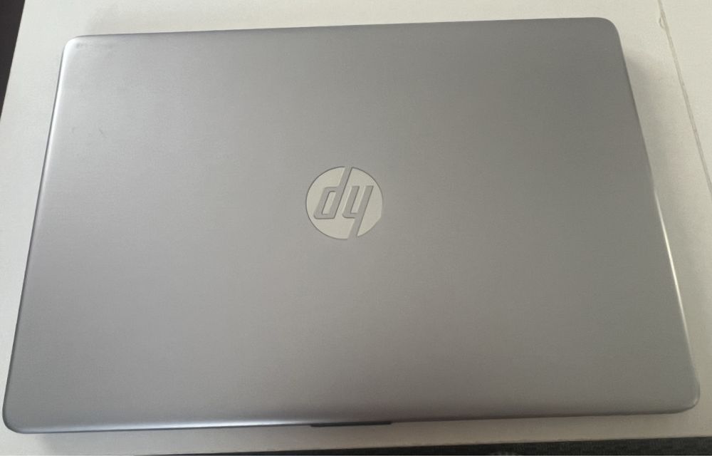 Laptop HP250G8 I5 ; 256 GB