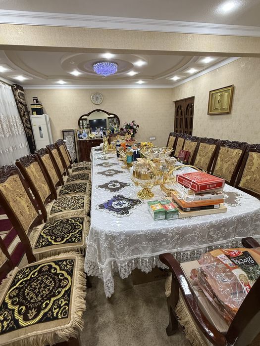 Mebel stol stul 16 talik. Kamotlari bilan komplekt.