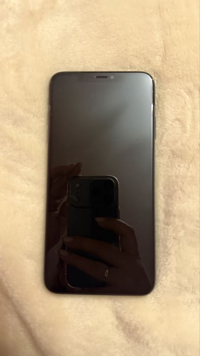 iPhone Xs Max в отличном состоянии