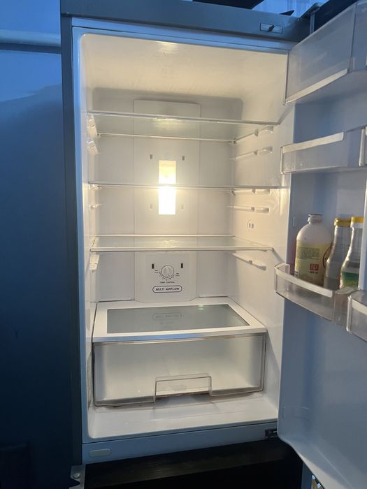 Холодильник LG сенсорный