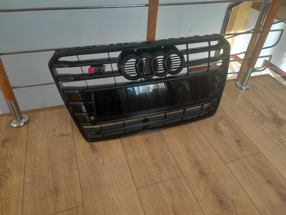 Grila bara fata audi A7 S7 C7 fabricatie 2010 _ 2014  blak