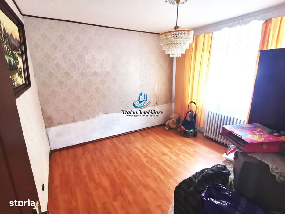 Apartament 2 camere, parter, ideal spatiu comercial, Scoala 10 Precist — fotografia 1