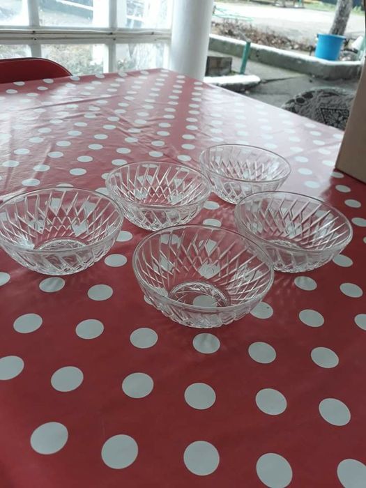 ТУРИСТИЧЕСКА КАНА С ЧАШИ.Чинии за торта.Купички.Буркани