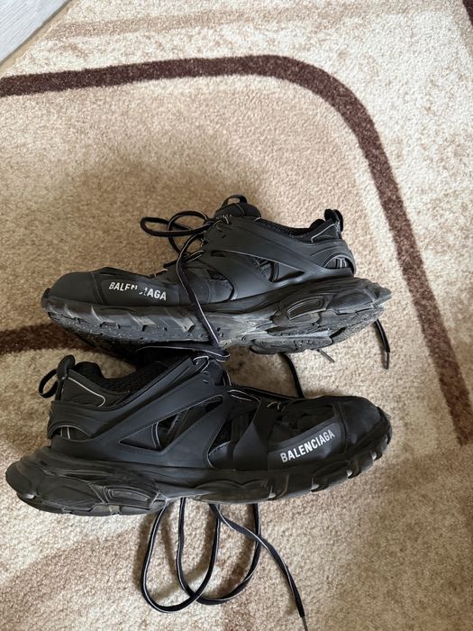 balenciaga track
