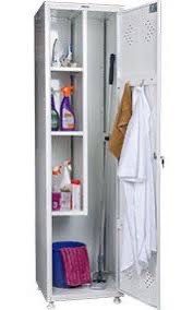 Металлический шкаф для инвентаря