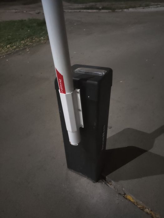 Пульт для шлагбаума и ворот.