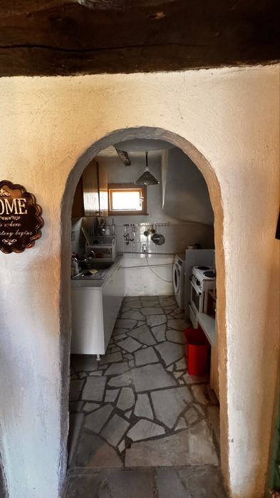 Къща с двор в с. Трудовец, общ. Ботевград