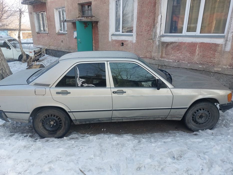 Продаю мерседес 190