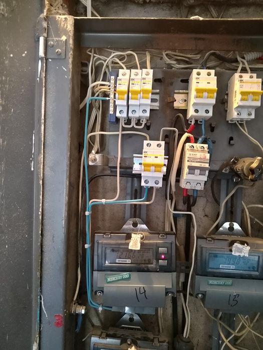 Услуги электрика сантехника