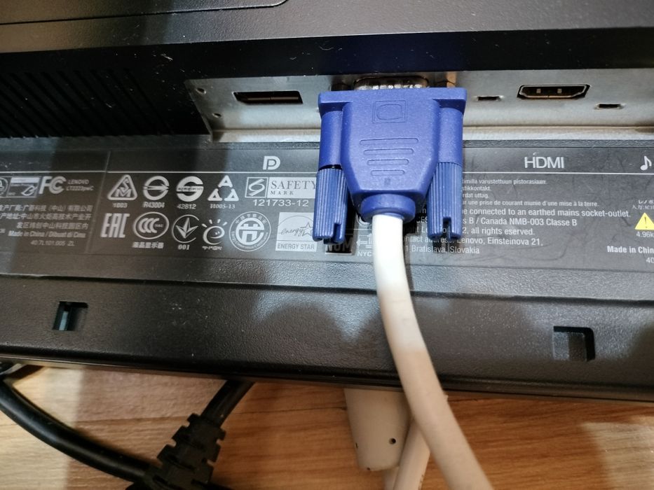 Monitor Lenovo, picior reglabil