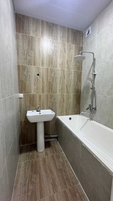 Продается 2/3/4 на Авиасозлар-3 ресторан Парвоз 48 кв2 (R)