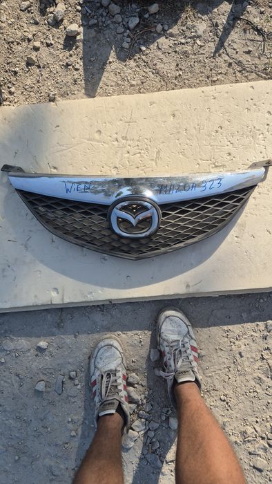 Оригинална Решетка за Мазда 323 98- 2003г