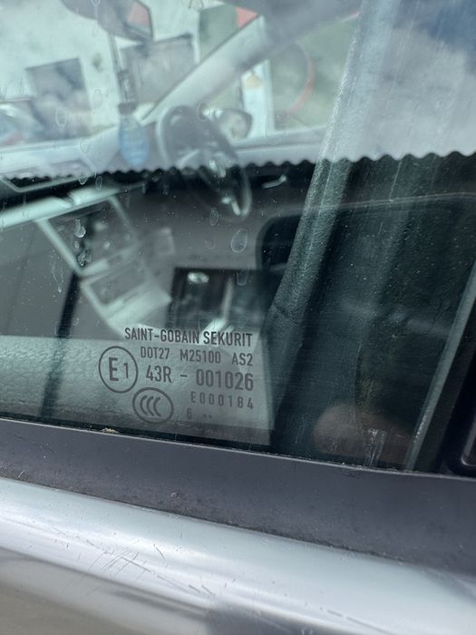Geam dreapta fata privacy glass Volkswagen Passat CC 2.0 CFGB 2011