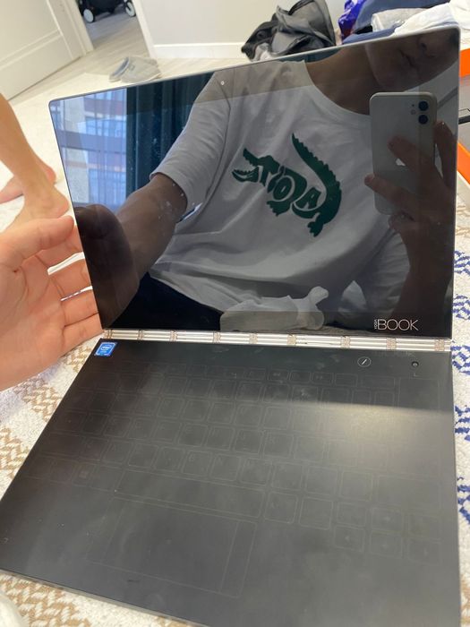 Продам ноут Lenovo Yoga Book