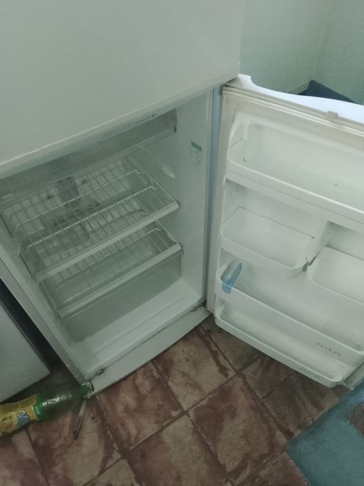 Холодильник продаются