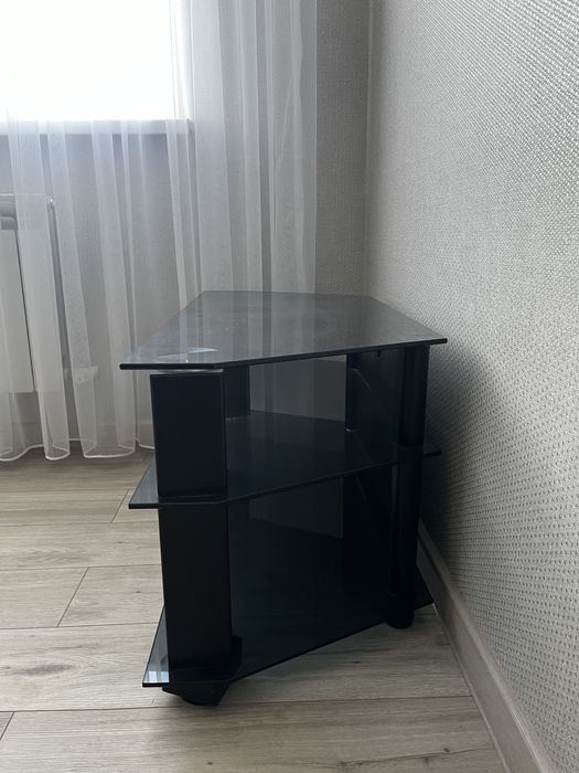 Продам тумбу под телевизор