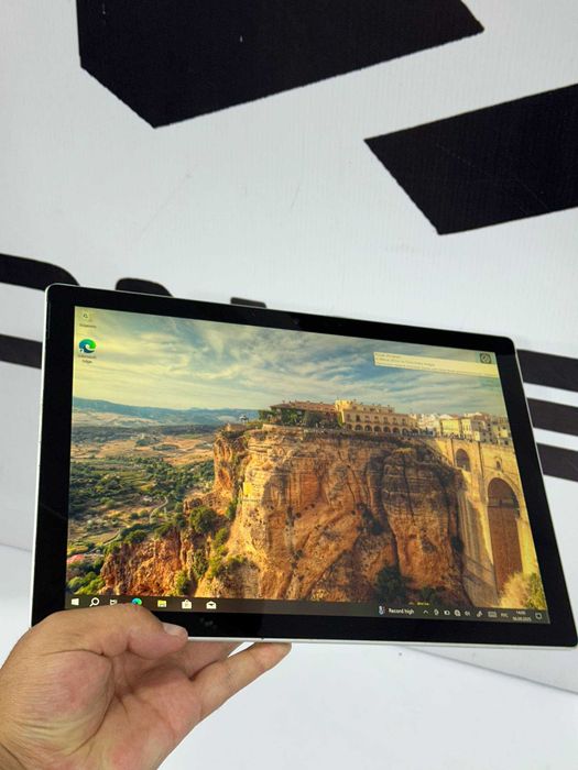 Noutbuk Microsoft Surface Pro 7