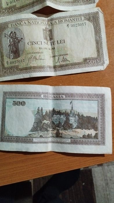 Vând bancnote , monede și ceas funcțional