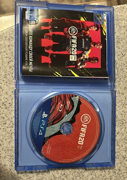 диск на PS4 FIFA 20