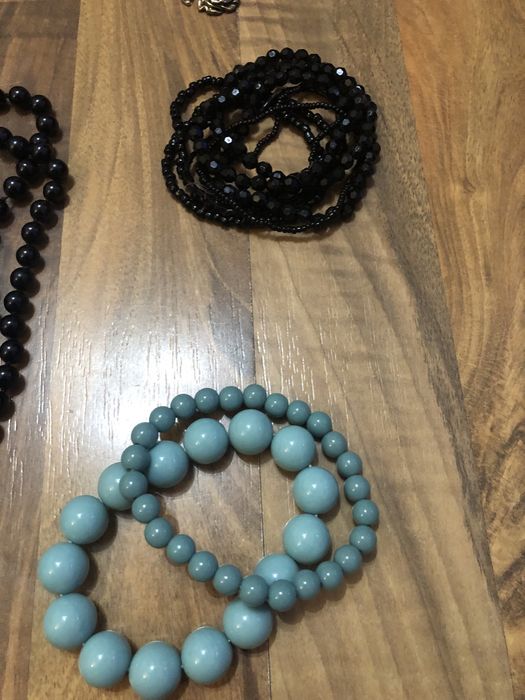 Бижута AVON всички за 30 лв