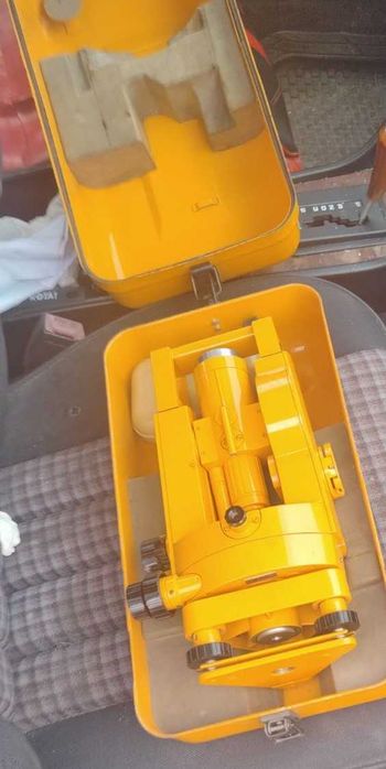 Продавам Теодолит THEO 020B