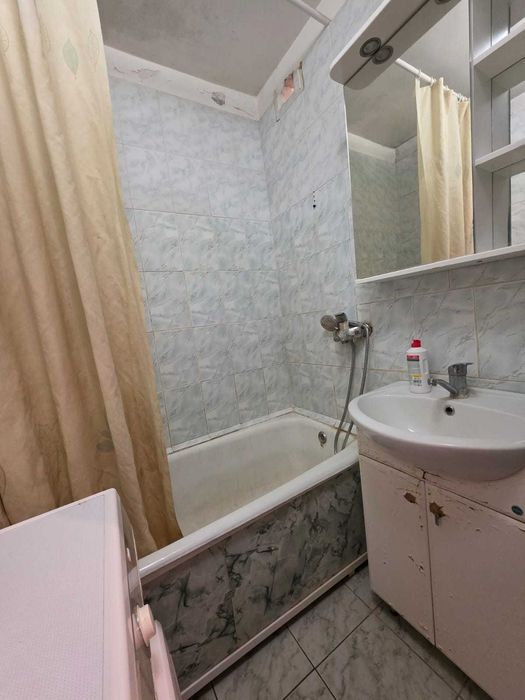 Продается 2-ком к в 4-микрорайоне