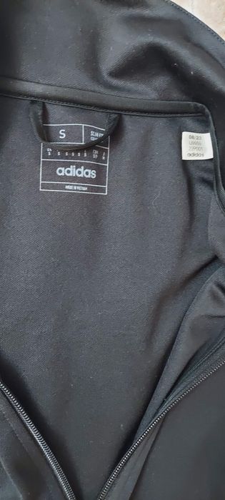 Adidas 3 ленти.