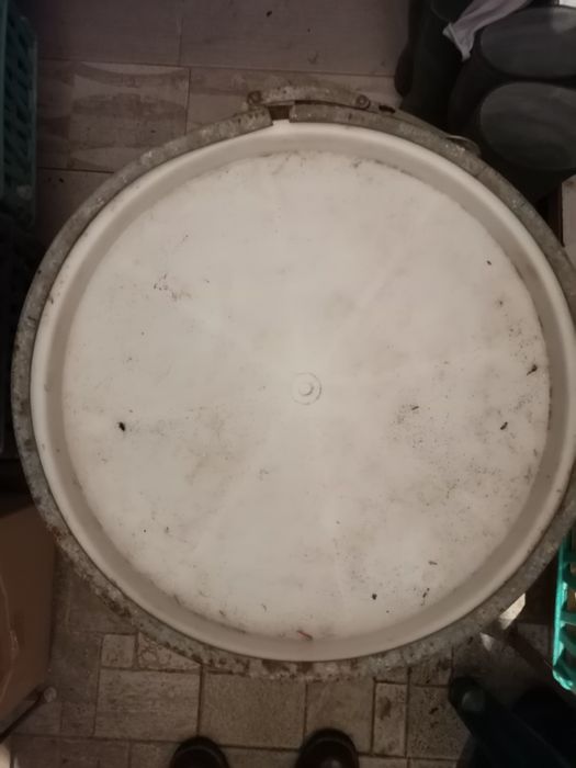 Бидони за домашна употреба.