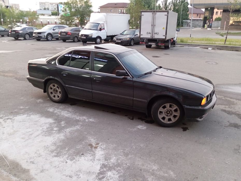 БМВ 525,в кузове е34