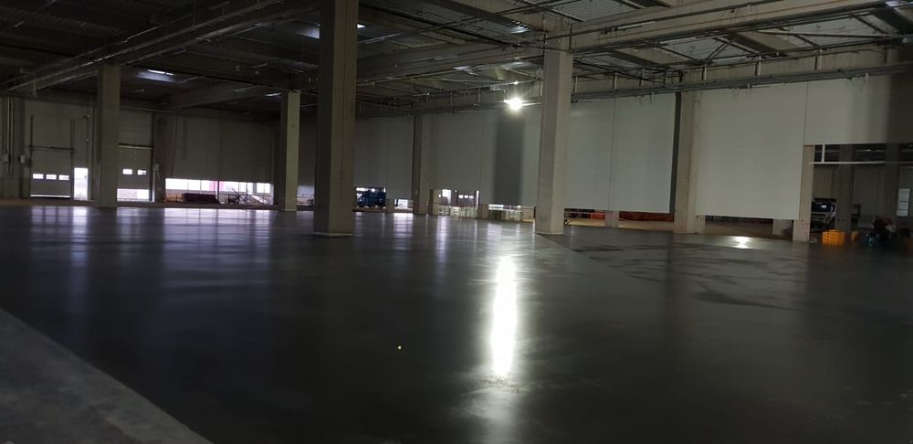 Turnare Beton finisat cu Elicopter si Cuarț, Pardoseli Industriale Elicopterizate, ciment - beton in curte, Periat antiderapant  cu Quarț,