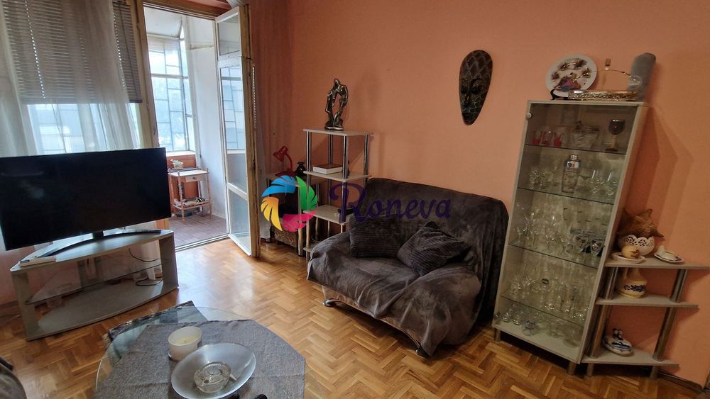 Дава се под наем Тристаен апартамент в Варна, Окръжна болница - 68 кв.м за 306 € - Снимка #1