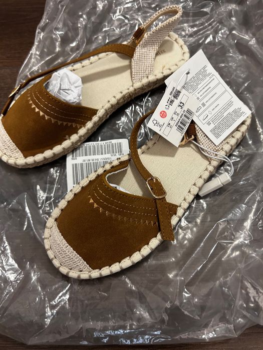 Сандали за момиче