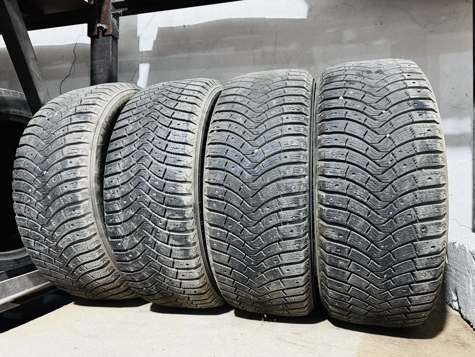 Комплект зимней резины с шипами Michelin 235/55/19