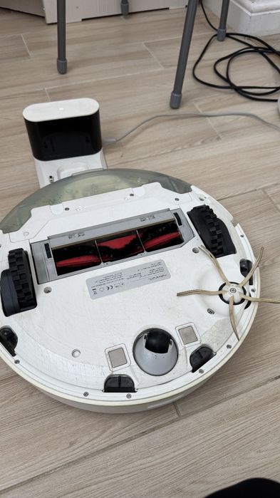 Продам робот пылесос
