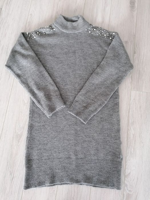 Vând rochițe și fuste