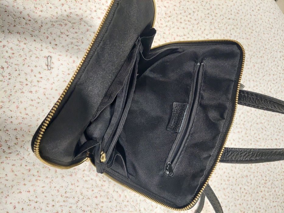 Черна чанта/ раница естествена кожа