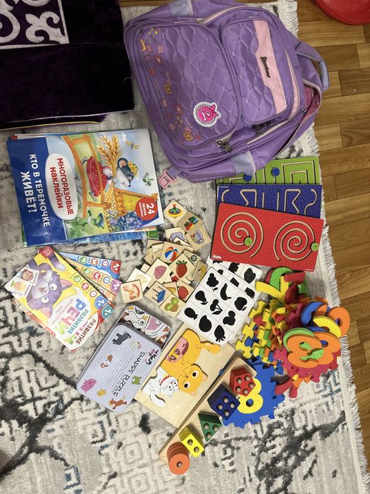 Рюкзак с разными развивашками