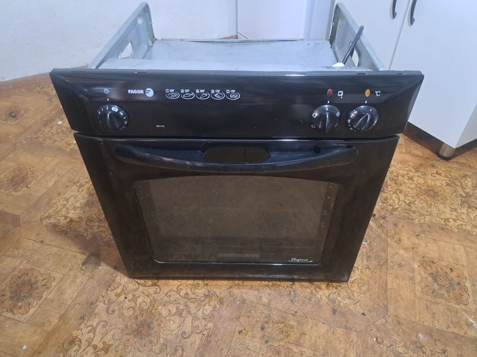 Продам встраиваемую духовку